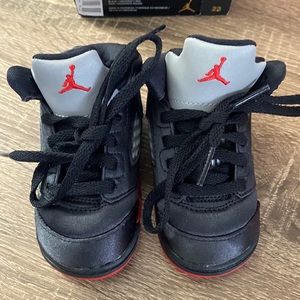 Jordan 5 Retro Nike Size 4c Black/Red